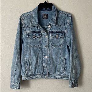 Like New! DNMX Distressed 100% Cotton Classic Blue Denim Jacket in Size L